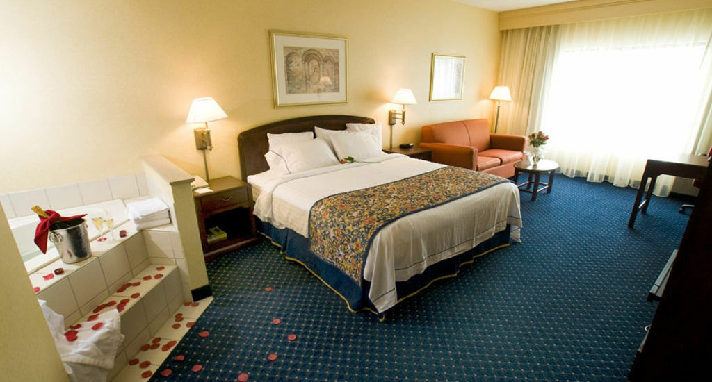 Courtyard By Marriott Erie Ambassador Conference Center Kearsarge Exterior foto